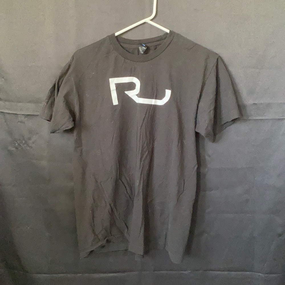 black rove shirt